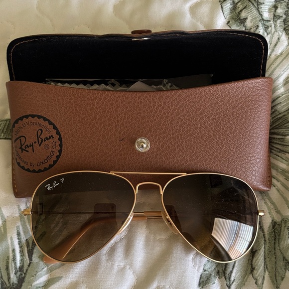 Ray Ban Aviators - Picture 1 of 3